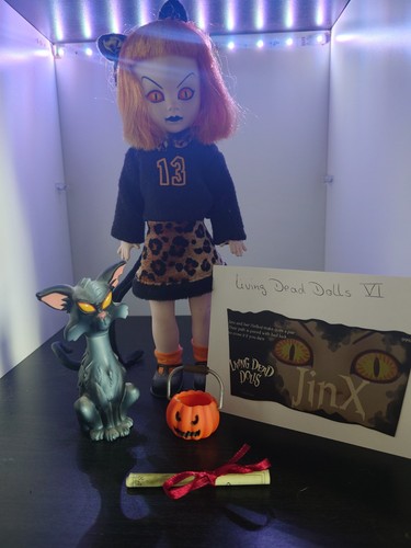 Mezco toys living dead dolls - toys,