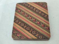 Aus einer Auflösung: tolles Holz Zigarettenetui mit schönem Design