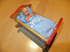 HABA BABY WIEGE 1510 ECHTHOLZ MIT BETTWÄSCHE UND MIT PUPPE 