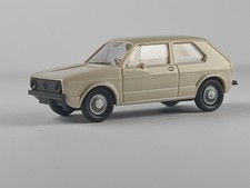 WIKING VW Golf I 2-türig hellelfenbein IE graubeige 1983 1:87