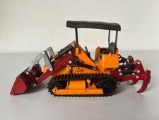 Komatsu Laderaupe D20QF mit Aufreisser in weinrot   Diapet  1:28