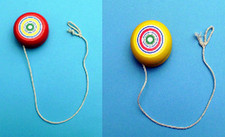 Jo-Jo, Geschicklichkeitsspiel von small foot, zwei Farbvarianten