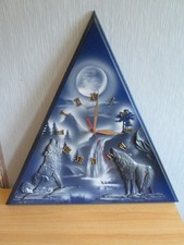 Relief Wanduhr 3D Wölfe, Uhr Dreieck, Airbrush