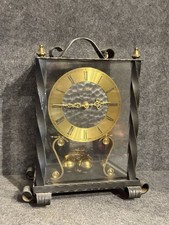 Kundo Tischuhr mit Drehpendel