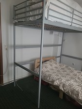 Hochbett 90x200 mit Schreibtisch. Zum Abholen Und Selbst Abbauen.OHNE ZUBEHÖR