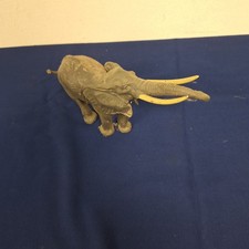 Alter großer Elefant