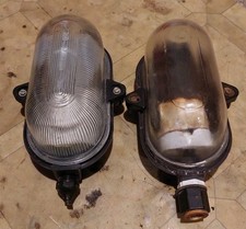 2 alte Bakalit Kellerlampen