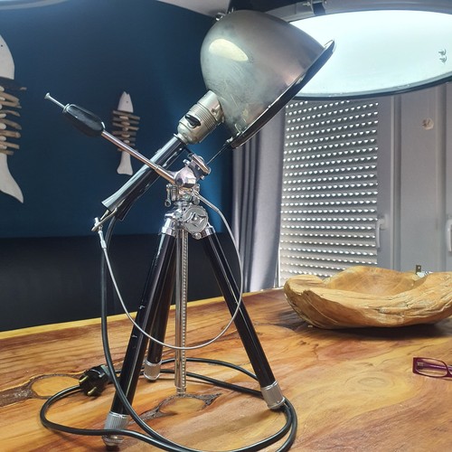 Verstellbare tischlampe auf - verstellbare,