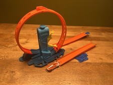 Hot Wheel  Track Builder
