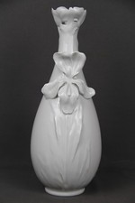 Nymphenburg Porzellan Vase mit plastischen Blüten weiß Blumen Orchidee