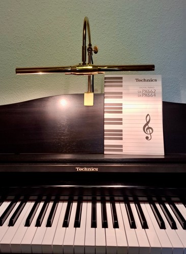 Klavier e piano - klavier, /