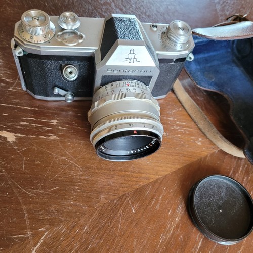 Pentacon mit carl - ikon),