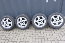 Porsche 993 Carrera 16