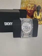 Neue Armbanduhr Von DKNY