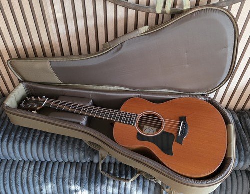 Taylor mini mahogany lh - taylor, mini-e