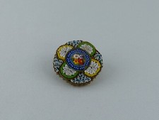 Alte Brosche mit Mikromosaik
