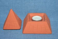 Pyramide aus Keramik / verwendbar als Teelichthalter