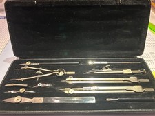 großer alter Zirkelkasten