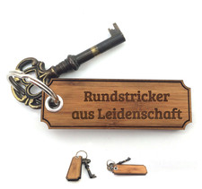 Schlüsselanhänger Rundstricker - Geschenk Berufsschule Berufsausbildung Holz