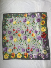 VERSACE ATELIER Seidentuch Carre Rosen Blumen 100% Seide. Ca 83 x83 cm. Vintage