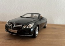 Modellauto (1:18) Mercedes Benz E-Klasse Cabrio, A207 von der Marke Norev