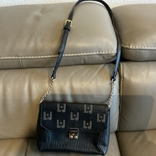 lLio Jo Umhängetasche  Damen Schwarz Mit Logo Nieten+ Neuwertig+