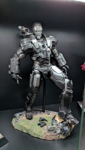 Hot toys war - toys,