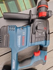 Bosch Akku-Bohrhammer GBH