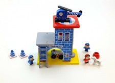 Polizeiwache Polizeiauto Holz