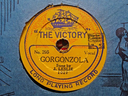 Leslie gorgonzola - j,
