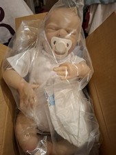 Reborn Baby Puppen 55cm inclusive Babyflasche, Schnuller, Body und Puppenpass