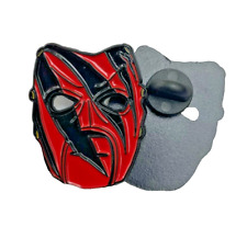 Kane Mask Big Red Machine Pin Anstecker, Attitude Era, WWE, WWF, AEW, TNA Hasbro