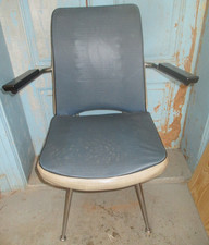 50 er Jahre Friseurstuhl , Chromegestell , Armlehnen , 50 er Jahre Sessel