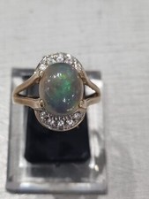 Ovaler Ring 9 kt Gelbgold Opal
