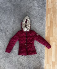 Weinrote Winterjacke von Garcia Jeans – fast wie neu, stylisch für Mädchen