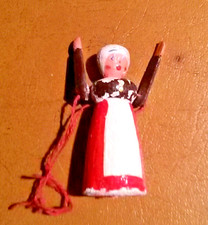 WHW Kasperlefigur Gretel Holz