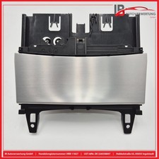 Aschenbecher mitte vorn