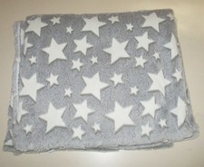 Kuscheldecke / Wohndecke mit Leuchtsternen