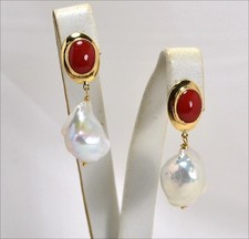 18KT Gold Yellow Earrings With