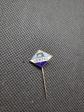 VEB VERITAS Wittenberge, Betriebsabzeichen, emailliert,