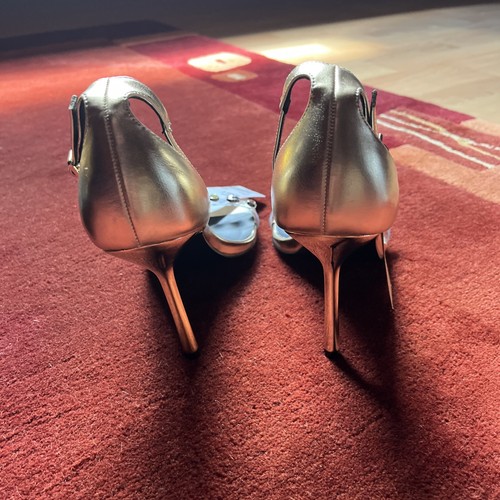 Even odd high heel - even,