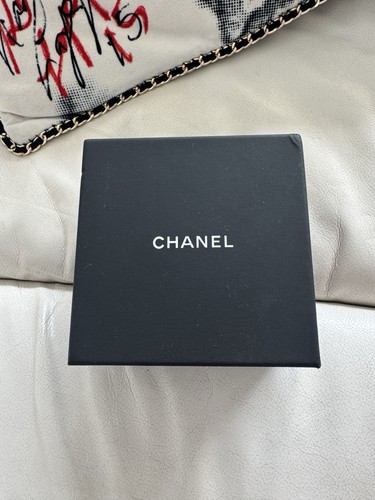 Chanel 12x12x8 cm karton - chanel,,