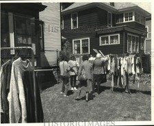 1987 Press Photo Clothing and