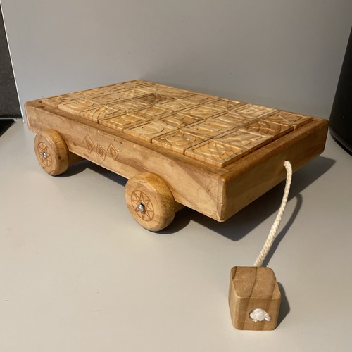 Vintage holzwagen auf - vintage,