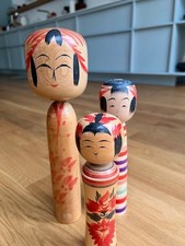 3 japanische Kokeshi-Puppen