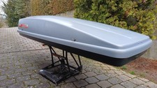 Auto-Dachbox mit Träger