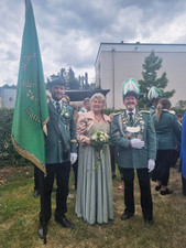 Silbernes langes Abendkleid