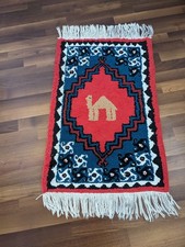 Teppich mit Dromedar / Hauptfarbe rot / orientalisches Muster