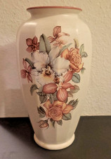 große Vase alt aus Porzellan mit Blumenmotiven Rosen Lilien 32 cm hoch vintage