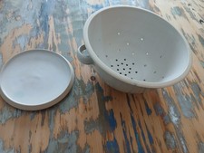 Steinzeug Sieb oder Obstschale